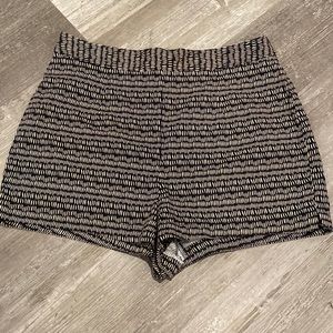 Silence + Noise Black and Cream Printed Shorts Size 10 Exposed Zipper